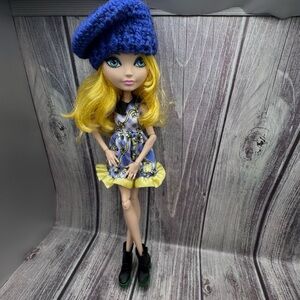 Mattel Ever After High Enchanted Picnic Blondie Lockes doll With Handmade Beret